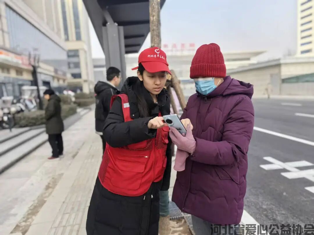 石家庄北站焕新启运｜那抹“志愿红”暖了旅客心